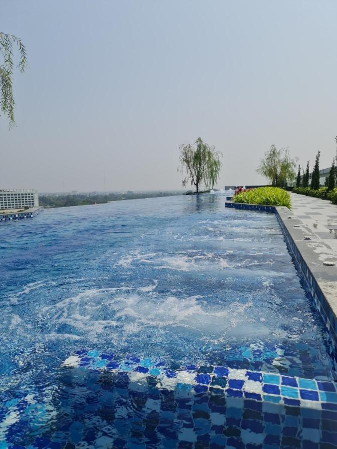 치앙마이 The Astra Sky River Chiangmai_Sky Pool_Old City 아파트 외부 사진